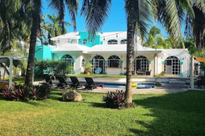 Cancun Family ideal Villa, private pool and garden